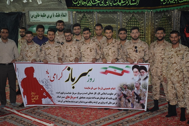 بازدید سربازان ناحیه گچساران از تاسیسات نفتی بی‌بی حکیمه یک و زیارت آن امامزاده(س)+تصاویر