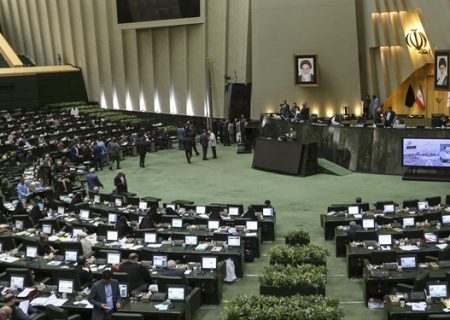 آغاز نشست غیر علنی نمایندگان برای بررسی مسائل داخلی پارلمان
