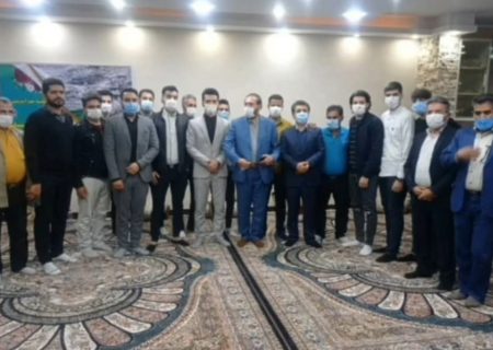 حمایت بزرگان و جوانان نیمدور از حسینی/روزهای شلوغ سید قدرت+عکس