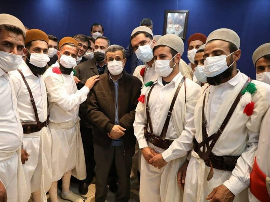 دیدار جمعی از کهگیلویه و بویراحمدی‌ها با محمود احمدی‌نژاد+تصاویر