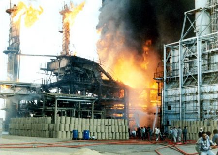 به مقام شهدای ۱۹ مرداد نفت گچساران سرتعظیم فرود می‌آوریم/از هیچ تلاشی برای دفاع از منافع به حق کارکنان نفت دریغ نخواهم کرد