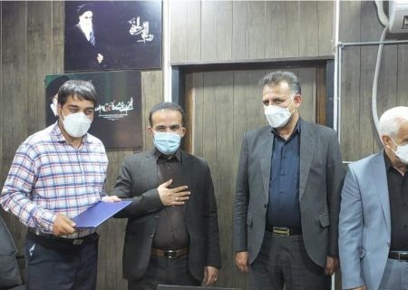 دست خبرنگاری که نقد منصفانه کرده را می‌بوسم