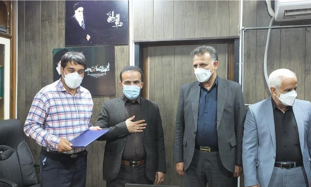 دست خبرنگاری که نقد منصفانه کرده را میبوسم
