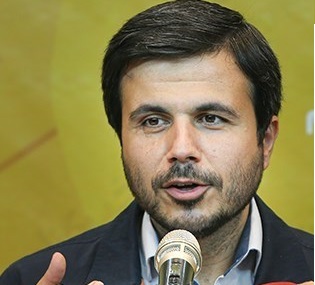 تیر خلاص بر دروغ‌پردازی‌های رسانه‌های ورشکستگان سیاسی/ماجرای تاخیر ۲ دقیقه‌ای نماینده گچساران و باشت از زبان عضو هیئت رئیسه مجلس+فیلم