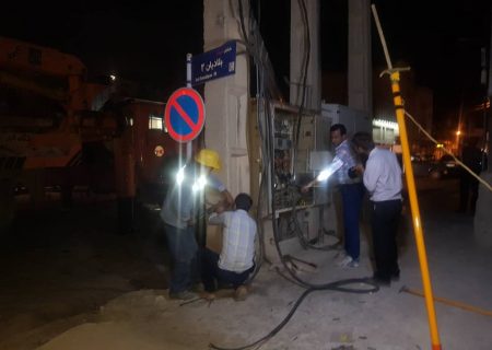 عملیات رفع خطر و عادی‌سازی شبکه برق خیابان بلادیان+تصاویر