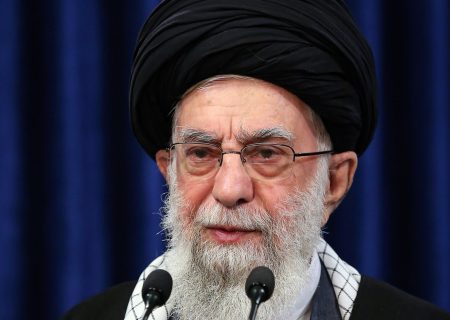 رهبر انقلاب امسال را سال مهار تورم و رشد تولید نامید