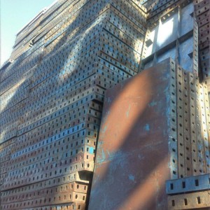 چرا قالب فلزی بتن در سایت قالب علیخانی ارزان تر از وب سایت های دیگر است ؟