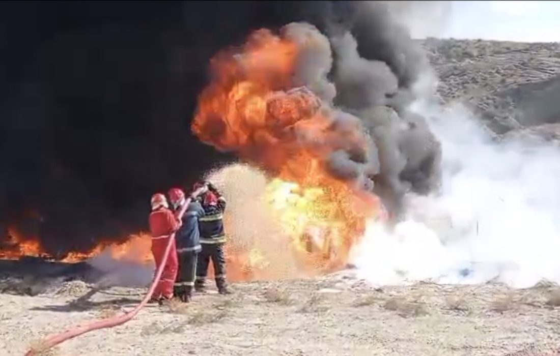 مهار آتشسوزی در مسیر خطوط دشت بلوط شرکت نفت گچساران در کمترین زمان ممکن