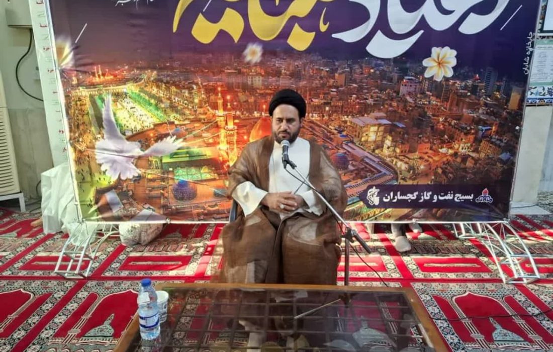 کارکنان صنعت نفت جهادگران عرصه تولید در دفاع از انقلاب در فضای اقتصادی هستند