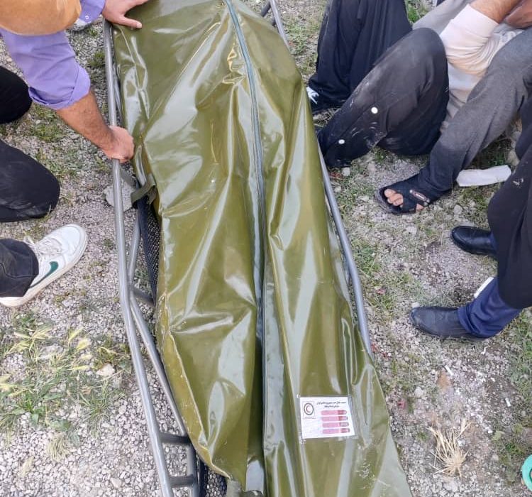 جسد جوان غرق شده در آبشار کیوان گچساران بیرون آورده شد