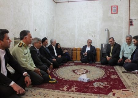 دیدار استاندار کهگیلویه‌وبویراحمد با خانواده شهید معصومی+ تصاویر