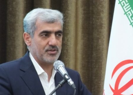 معلم، سرمایه‌ساز و تاریخ‌ساز جامعه است