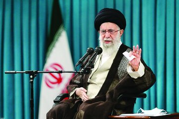 پیام رهبر انقلاب خطاب به مردم ایران: رژیم صهیونی باید منتظر مجازاتی سخت باشد/ رژیم با این جنایت، برای خود سرنوشت تلخ و دردناکی تدارک دید