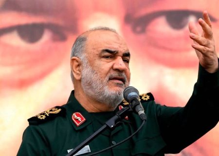 سردار سلامی فرمانده کل سپاه پاسداران به شهادت رسید