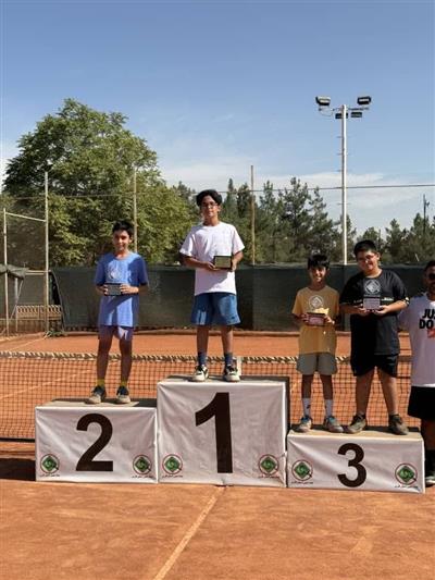 افتخارآفرینی نوجوانی از خانواده نفت گچساران در مسابقات کشوری تنیس فارس