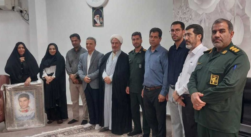 دیدار با خانواده ۳ شهید دانش‌آموز در گچساران+ تصاویر