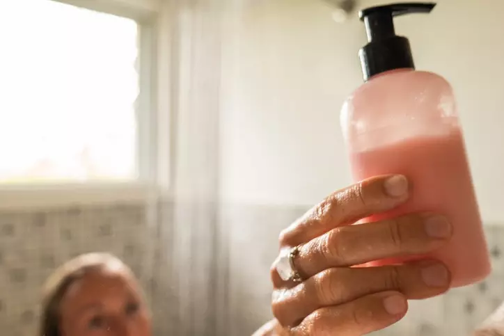 بهترین ژل شستشوی بانوان برای عفونت | معرفی برترین برندها