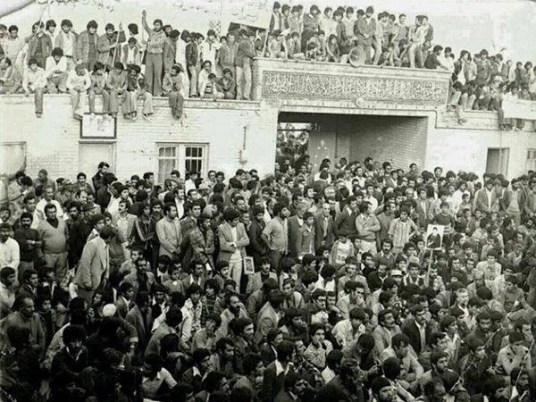 قیام ۱۹ آبان ۵۷؛ مبارزهای انقلابی که تاریخساز شد+ تصاویر