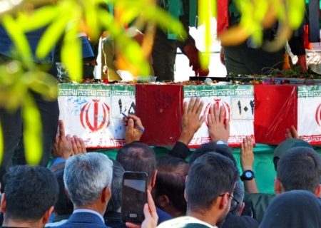 وداع جانسوز گچسارانی‌ها با لاله‌های فاطمی+ فیلم