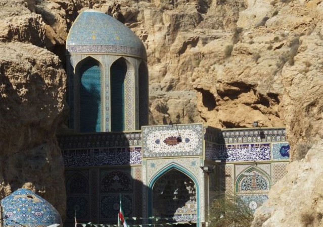 حال و هوای بارانی حرم مطهر بیبی حکیمه(س) در گچساران