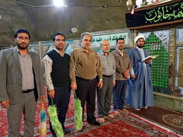 عطرافشانی ضریح مطهر امامزاده بیبی حکیمه (س) در گچساران