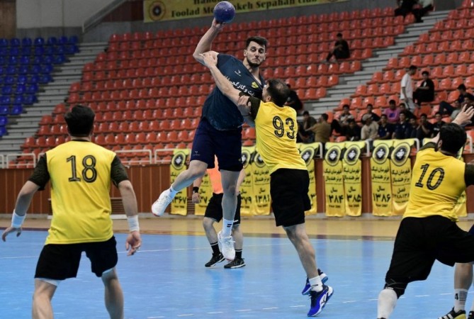 هندبال نفت و گاز گچساران به دنبال خروج از بحران!