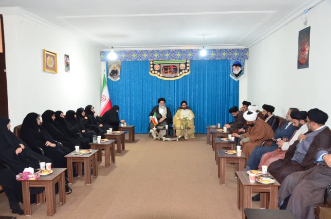 بقای دین و انقلاب وابسته به حوزه‌های علمیه است