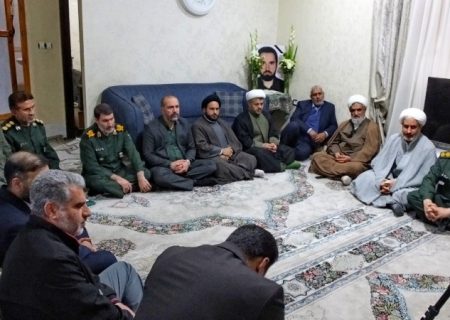 دیدار مسئولان با خانواده‌های شهدای امنیت در گچساران