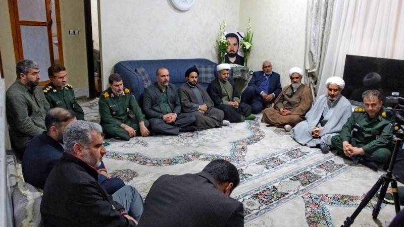 دیدار مسئولان با خانوادههای شهدای امنیت در گچساران