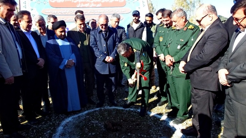 کلنگ‌زنی نیروگاه‌خورشیدی با حضور فرماندهان سپاه در گچساران+ تصاویر