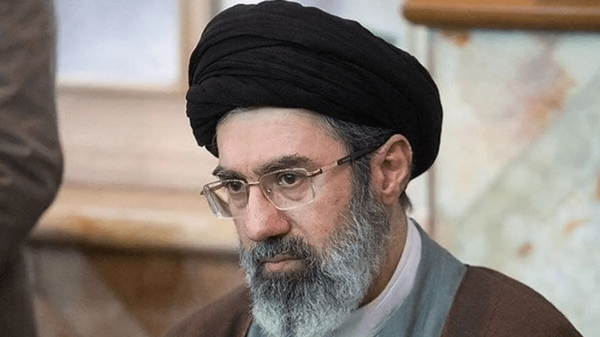 آیت‌الله مجتبی خامنه‌ای سومین رهبر انقلاب شدند