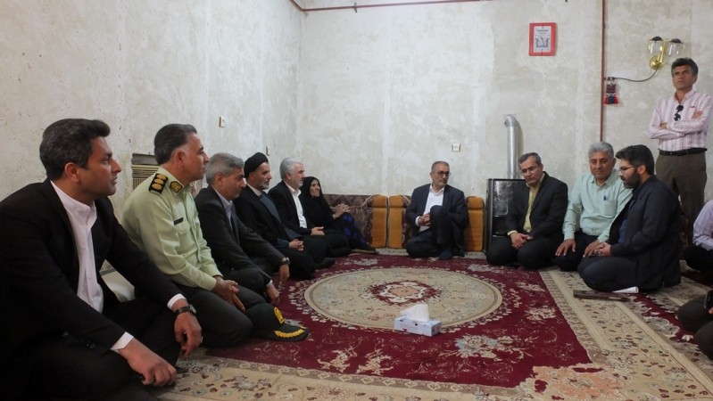 دیدار استاندار کهگیلویهوبویراحمد با خانواده شهید معصومی+ تصاویر