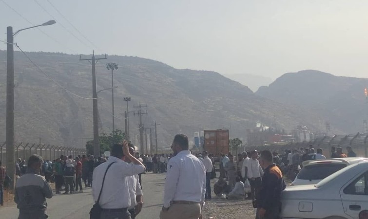 مطالبهگری جوانان روستای چهاربیشه مقابل پلیمر گچساران