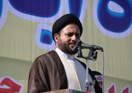 خون شهدا چراغ راه آینده جامعه است