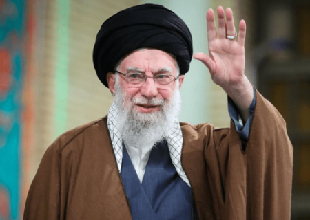 آیت‌الله خامنه‌ای به شهادت رسید