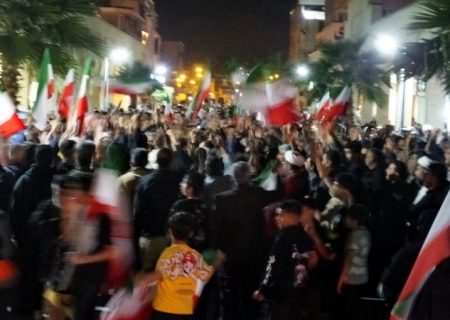 خروش شبانه گچسارانی‌ها با شعار «لبیک یا خامنه‌ای»+ تصاویر