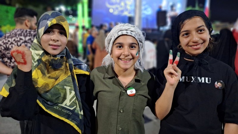 موج ۶۴ همدلی گچسارانیها در میدان حماسه